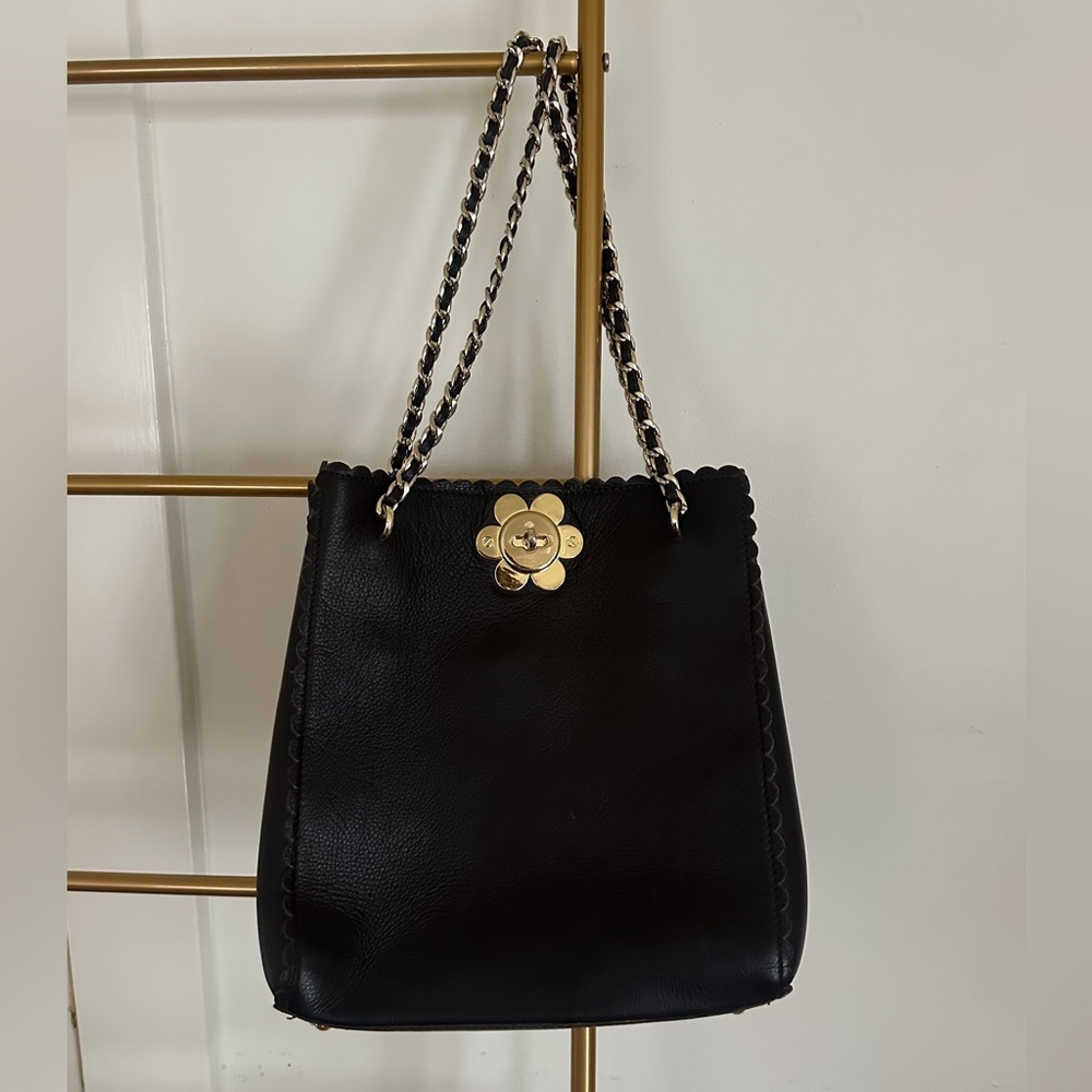Mulberry  Vintage Tumbled Calf Leather handbag with gold metal hardware.
